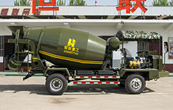 隧道专用混凝土小搅拌车，小型隧道混凝土运输完美方案。